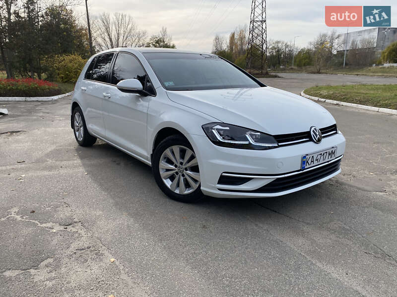 Volkswagen Golf 2021