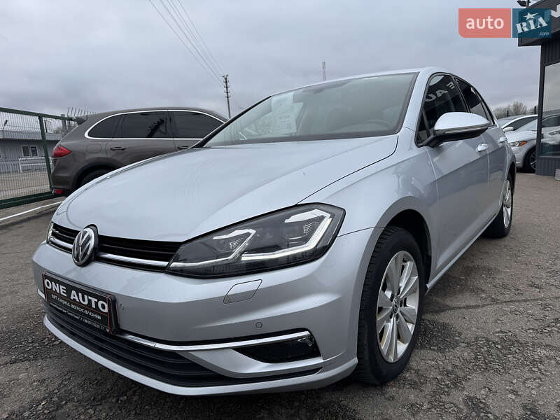 Хетчбек Volkswagen Golf 2018 в Києві