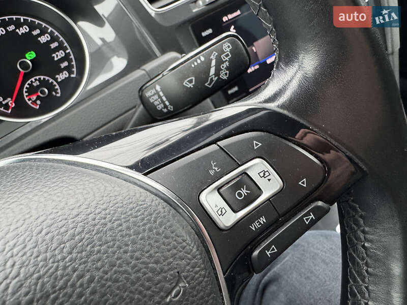 Хетчбек Volkswagen Golf 2018 в Києві