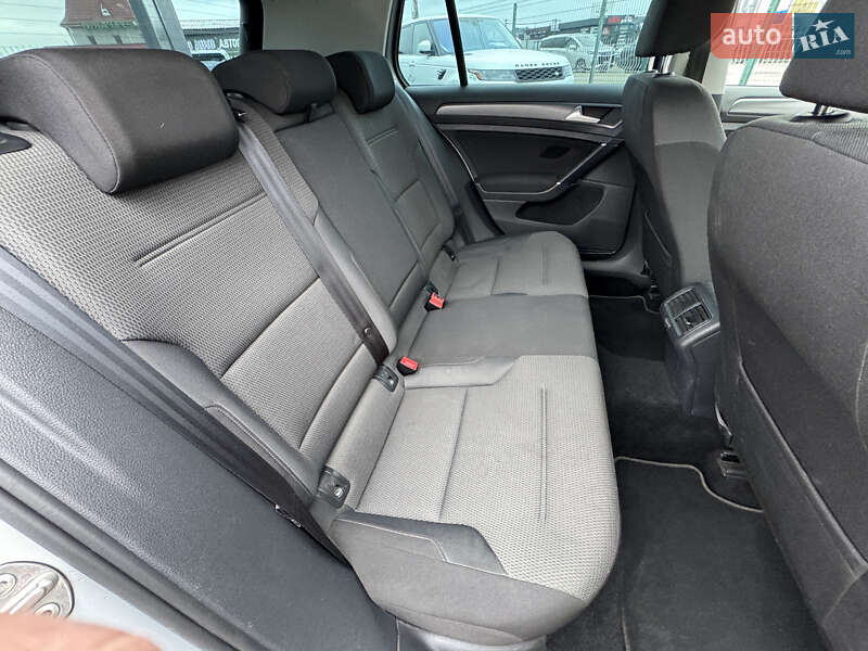 Хетчбек Volkswagen Golf 2018 в Києві