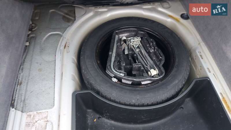 Універсал Volkswagen Golf 2001 в Харкові