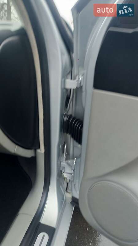 Універсал Volkswagen Golf 2001 в Харкові