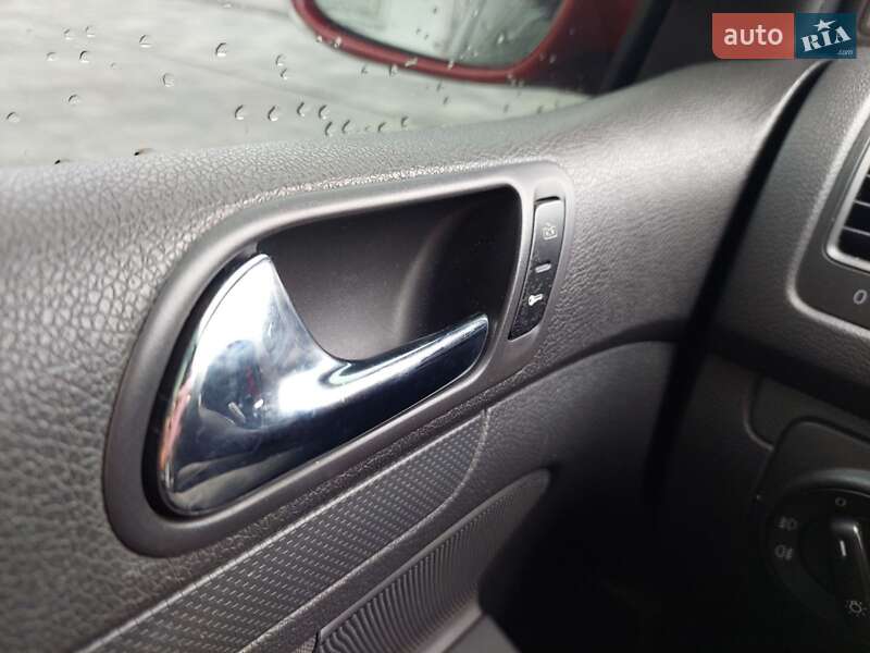 Хетчбек Volkswagen Golf 2004 в Летичіві фото 36 Хетчбек Volkswagen Golf 2004 в Летичіві