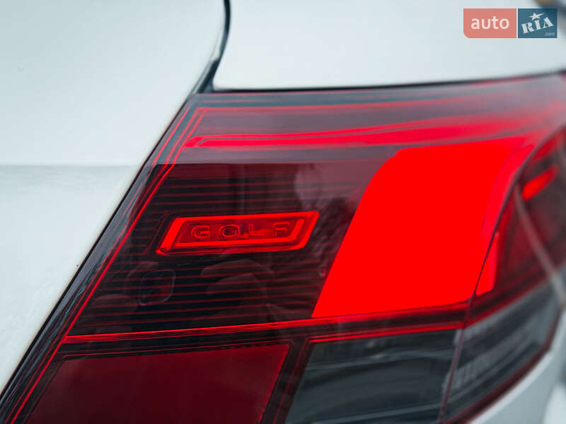 Універсал Volkswagen Golf 2021 в Києві