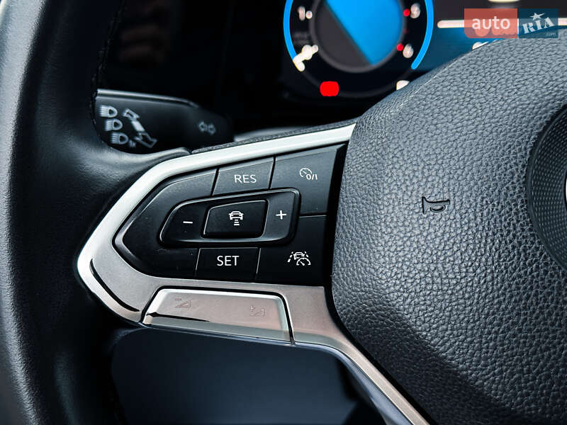 Універсал Volkswagen Golf 2021 в Києві