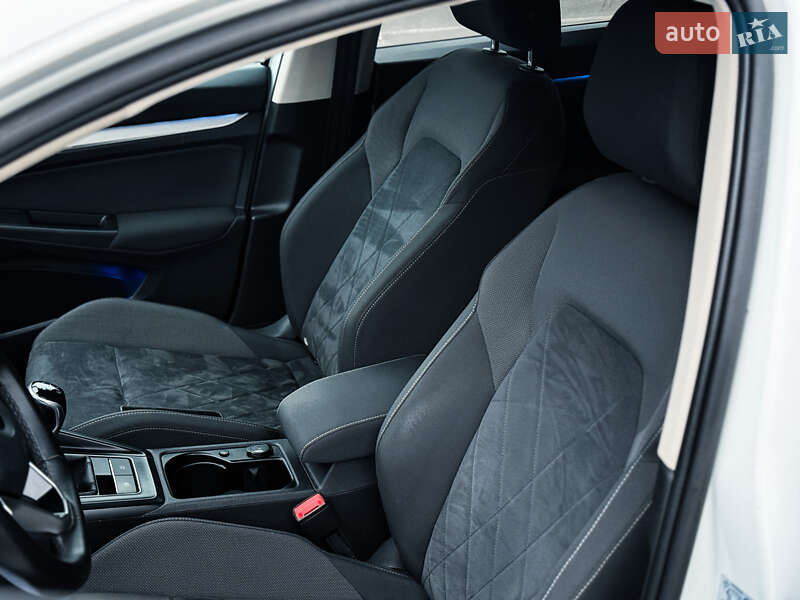 Універсал Volkswagen Golf 2021 в Києві