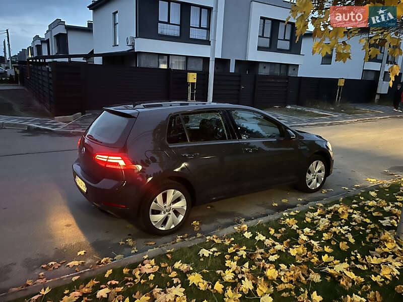 Хетчбек Volkswagen Golf 2020 в Києві