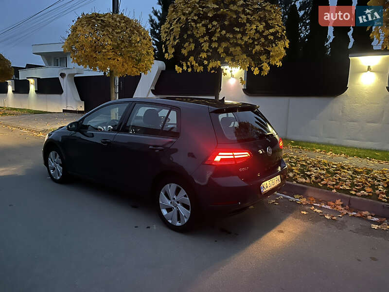Хетчбек Volkswagen Golf 2020 в Києві