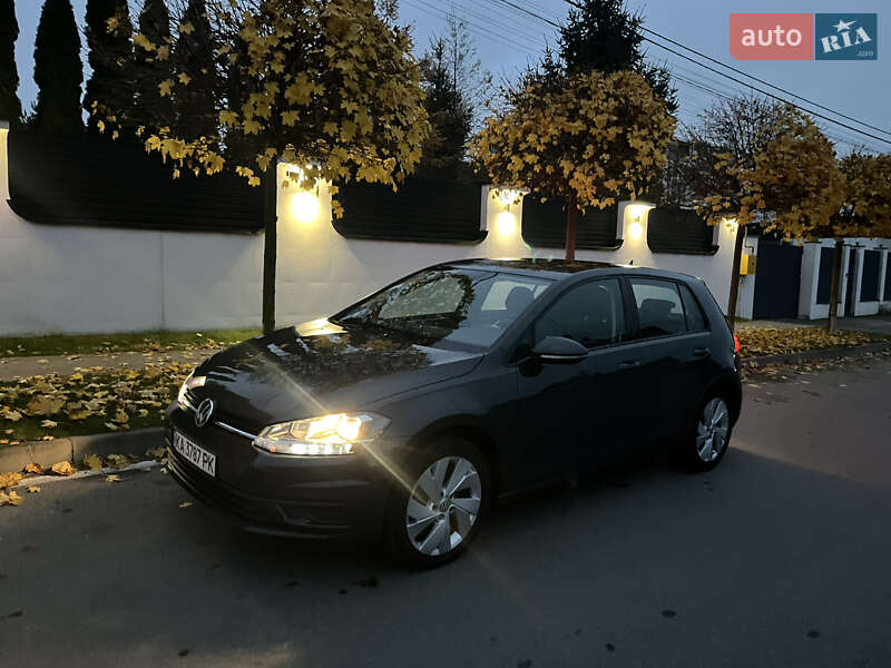 Хетчбек Volkswagen Golf 2020 в Києві