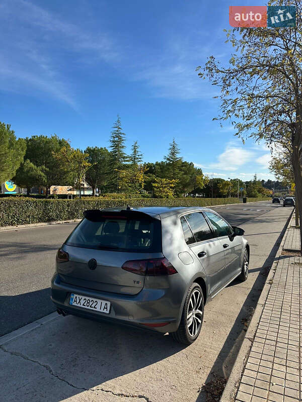 Хэтчбек Volkswagen Golf 2015 в Харькове