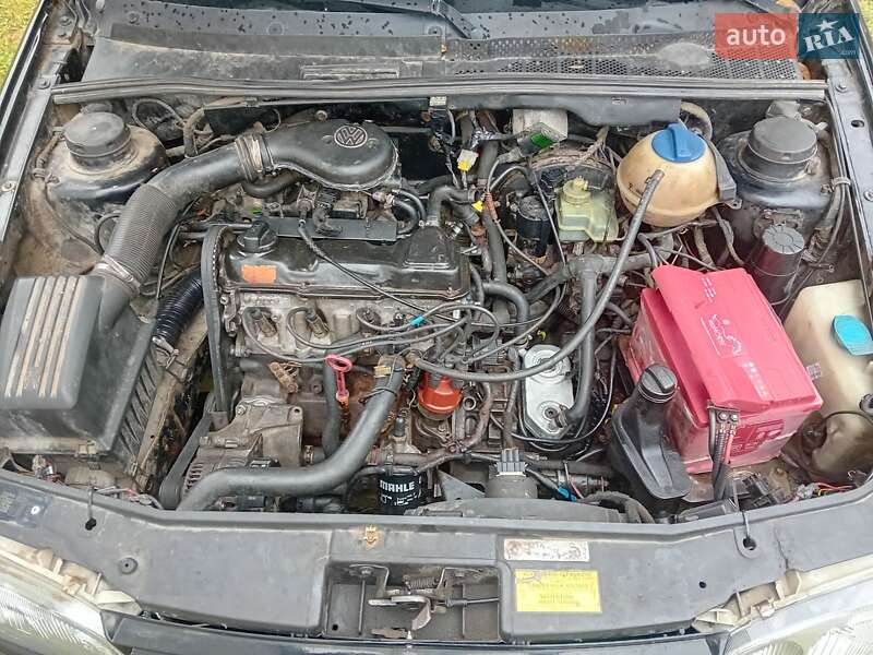 Хетчбек Volkswagen Golf 1994 в Козові