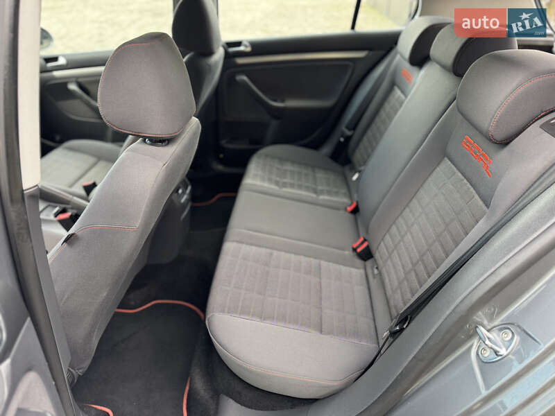 Хэтчбек Volkswagen Golf 2007 в Иршаве