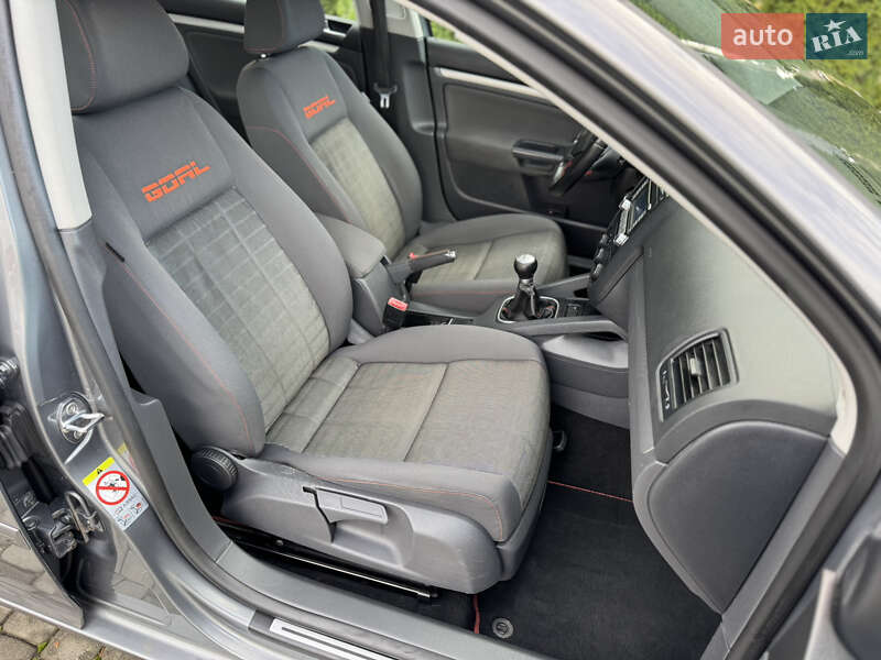 Хэтчбек Volkswagen Golf 2007 в Иршаве