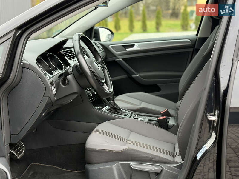Универсал Volkswagen Golf 2016 в Львове