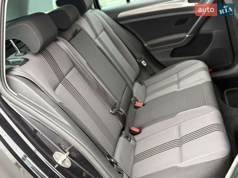 Универсал Volkswagen Golf 2016 в Львове