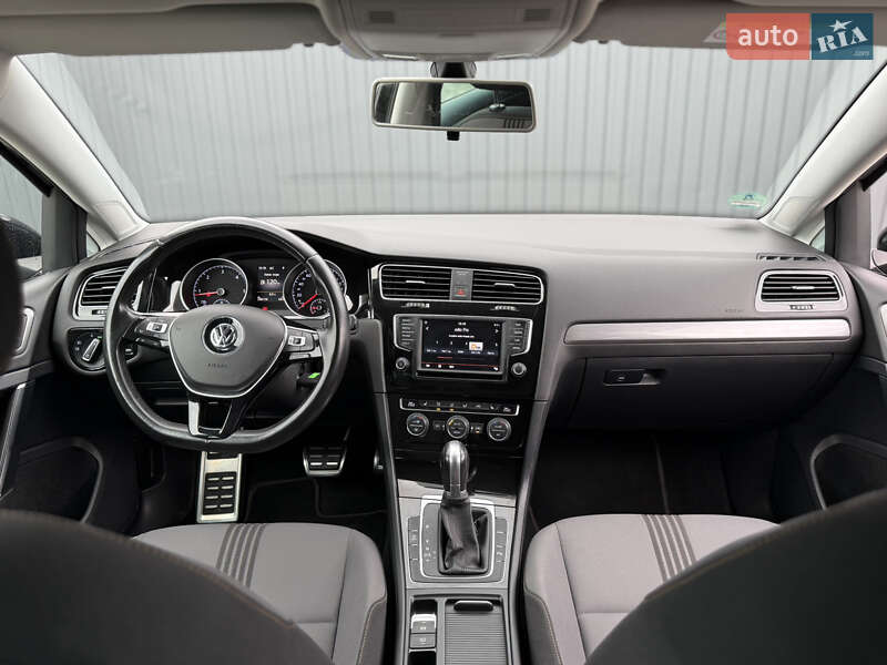 Универсал Volkswagen Golf 2016 в Львове