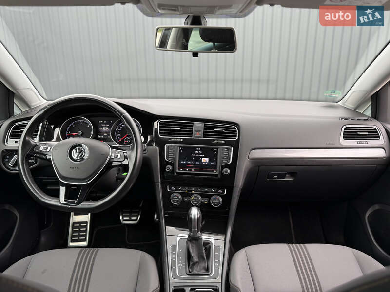 Универсал Volkswagen Golf 2016 в Львове