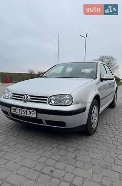Хетчбек Volkswagen Golf 1998 в Дубровиці
