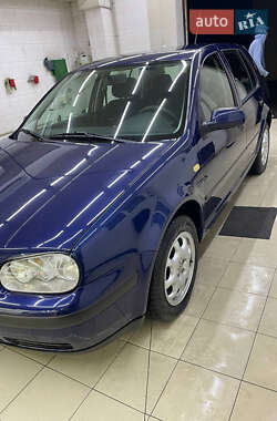 Хетчбек Volkswagen Golf 1999 в Глухові