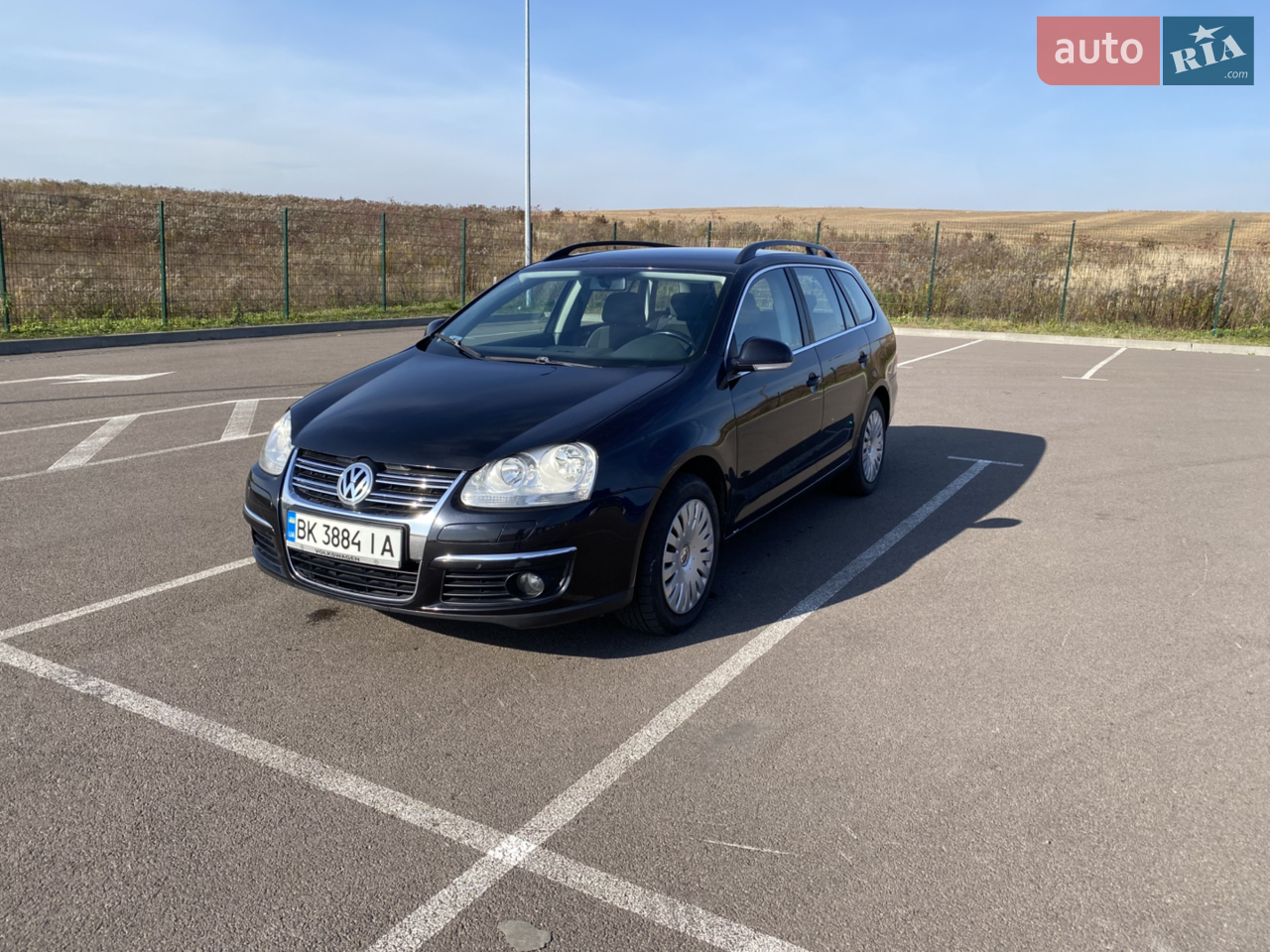 Продаю власне авто. В користуванні було 3 роки, перший власник в Україні. Автомобіль доглянутий, всі рідини і роботи виконувались згідно з регламентом. Авто вкладень не потребує. Чистий салон, зимові та літні килимки. 2 зонний клімат контроль та підігрів передніх сидінь. Авто на зимовій гумі. Супер економний та надійний 1,9 турбо дизель.
Розхід в місті в межах 7л. Траса: 4,5 -5,5л

Автомобіль вартий уваги.