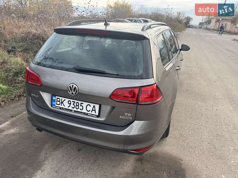 Універсал Volkswagen Golf 2014 в Рівному