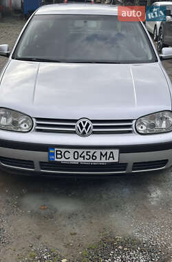 Хетчбек Volkswagen Golf 2003 в Львові