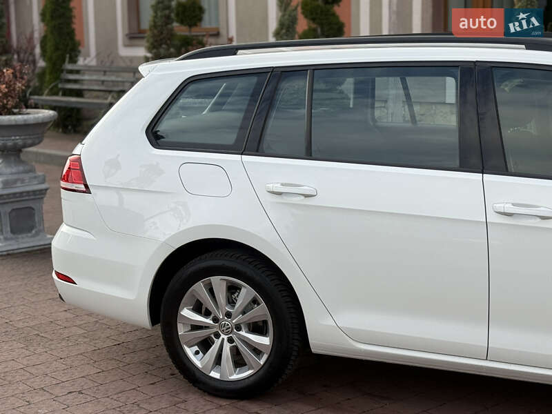 Універсал Volkswagen Golf 2017 в Стрию