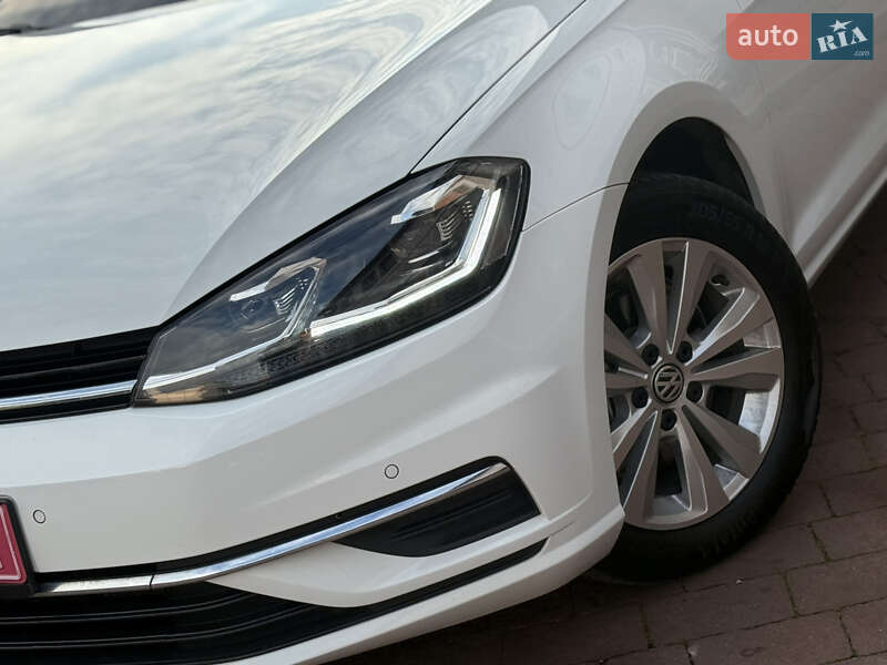 Універсал Volkswagen Golf 2017 в Стрию