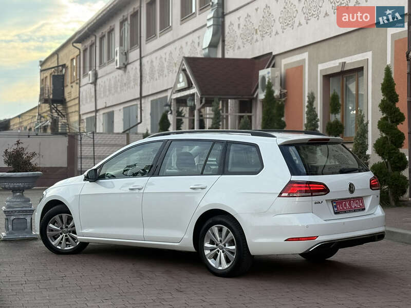 Універсал Volkswagen Golf 2017 в Стрию