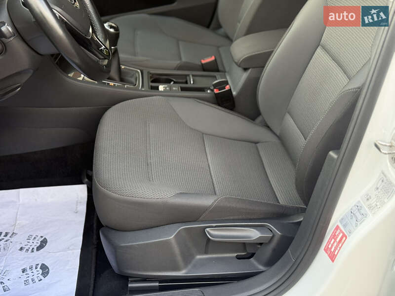 Універсал Volkswagen Golf 2017 в Стрию