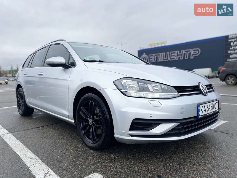 Універсал Volkswagen Golf 2018 в Києві