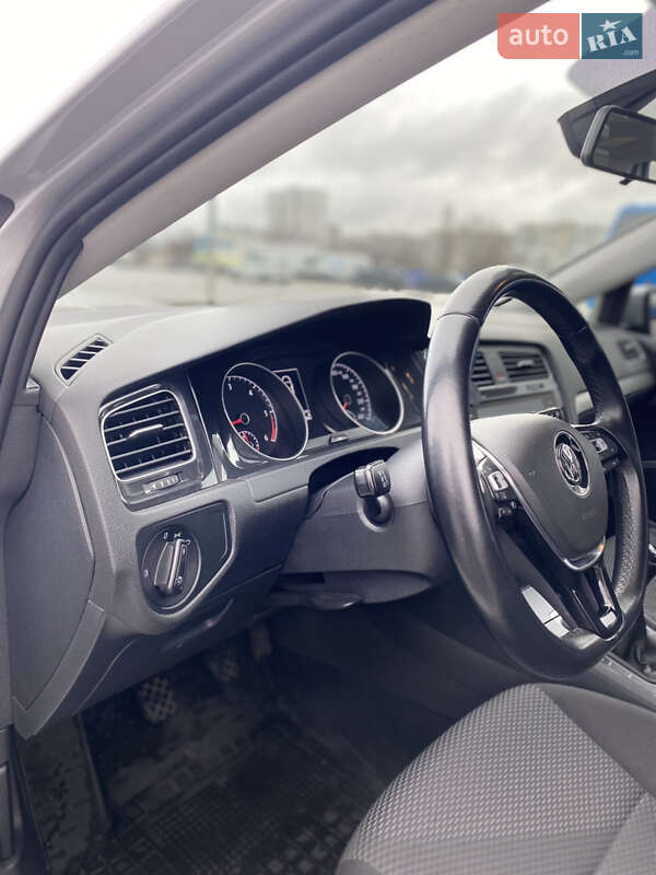 Універсал Volkswagen Golf 2018 в Києві