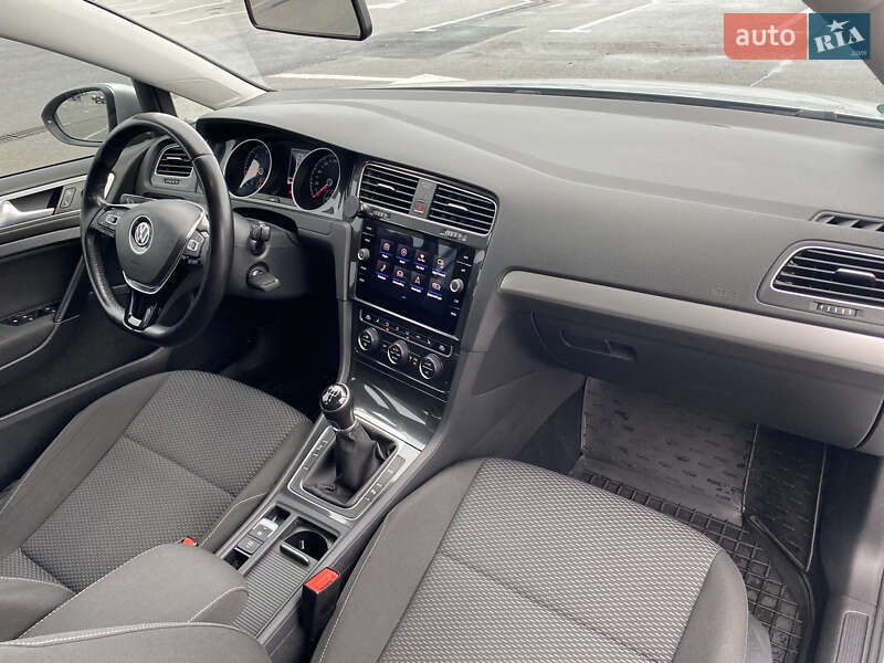 Універсал Volkswagen Golf 2018 в Києві