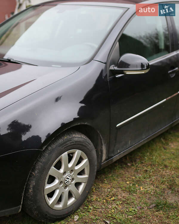 Хэтчбек Volkswagen Golf 2008 в Костополе