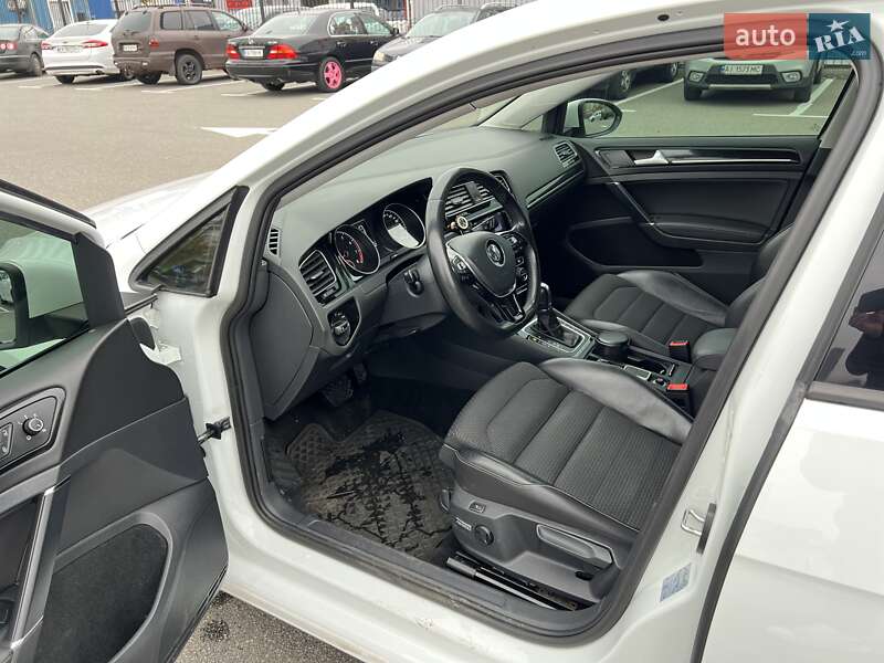 Хетчбек Volkswagen Golf 2013 в Києві