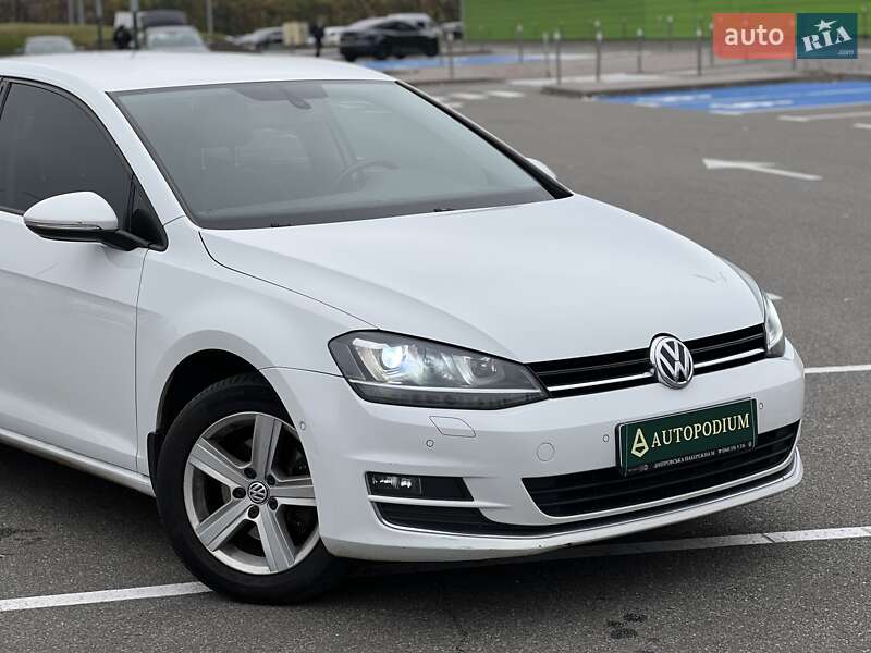 Хетчбек Volkswagen Golf 2013 в Києві