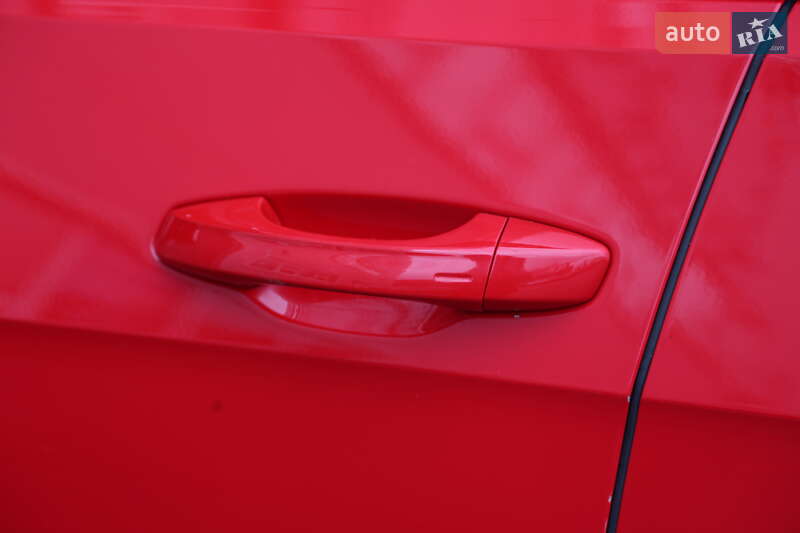 Хетчбек Volkswagen Golf 2017 в Києві