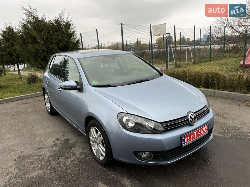 Хэтчбек Volkswagen Golf 2009 в Ровно