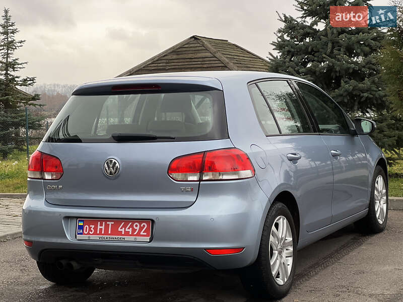 Хэтчбек Volkswagen Golf 2009 в Ровно