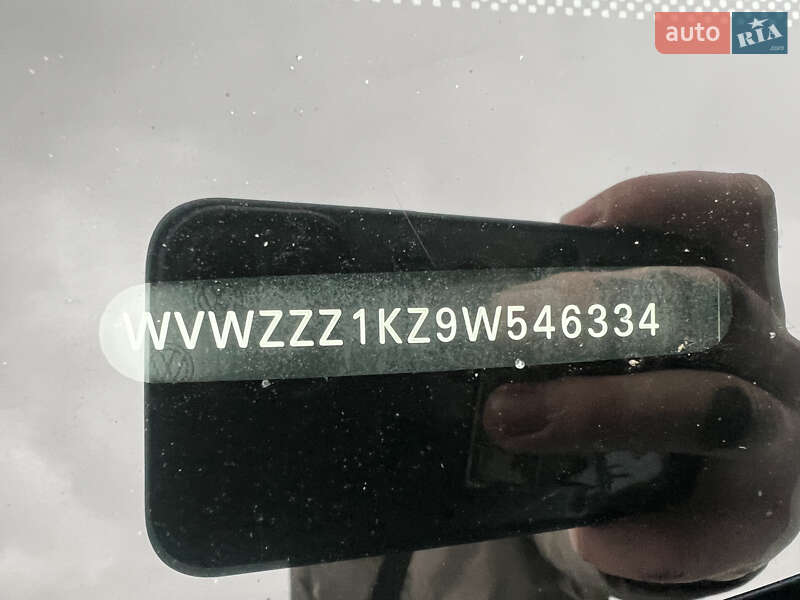 Хэтчбек Volkswagen Golf 2009 в Ровно