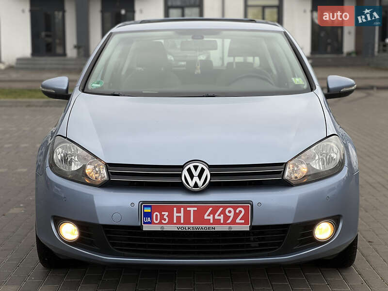 Хэтчбек Volkswagen Golf 2009 в Ровно