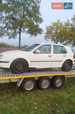 Хетчбек Volkswagen Golf 2001 в Луцьку