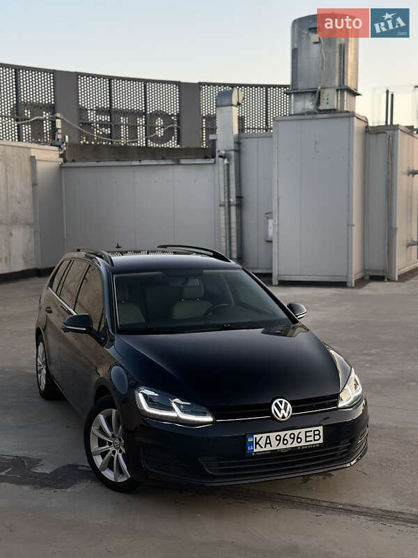 Универсал Volkswagen Golf 2015 в Киеве