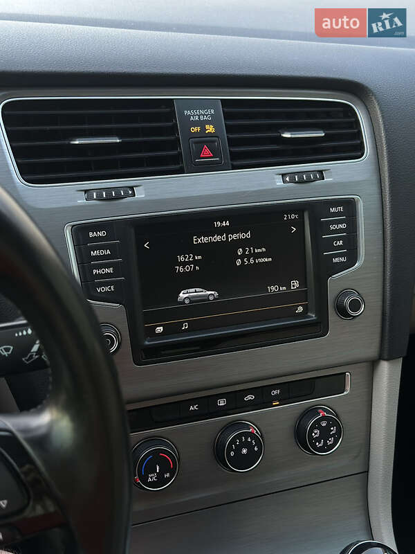 Универсал Volkswagen Golf 2015 в Киеве