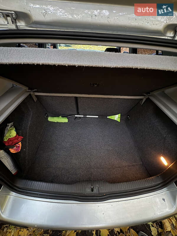 Хетчбек Volkswagen Golf 2000 в Львові