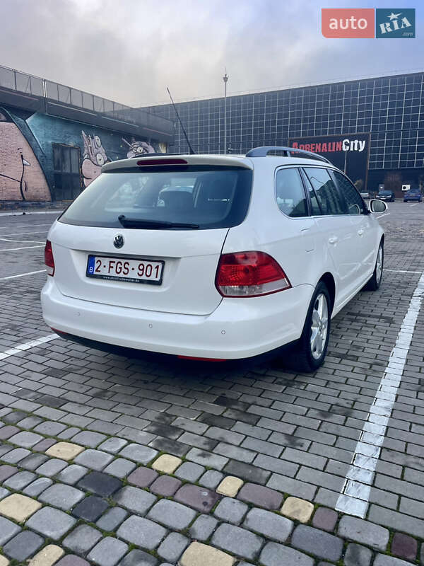 Універсал Volkswagen Golf 2009 в Луцьку