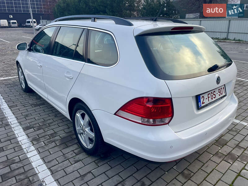 Універсал Volkswagen Golf 2009 в Луцьку