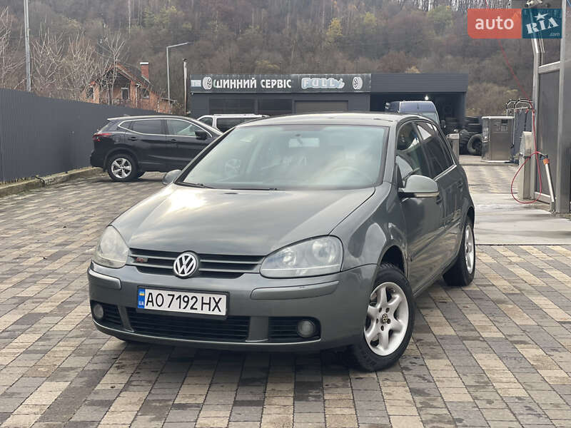 Volkswagen Golf 2004