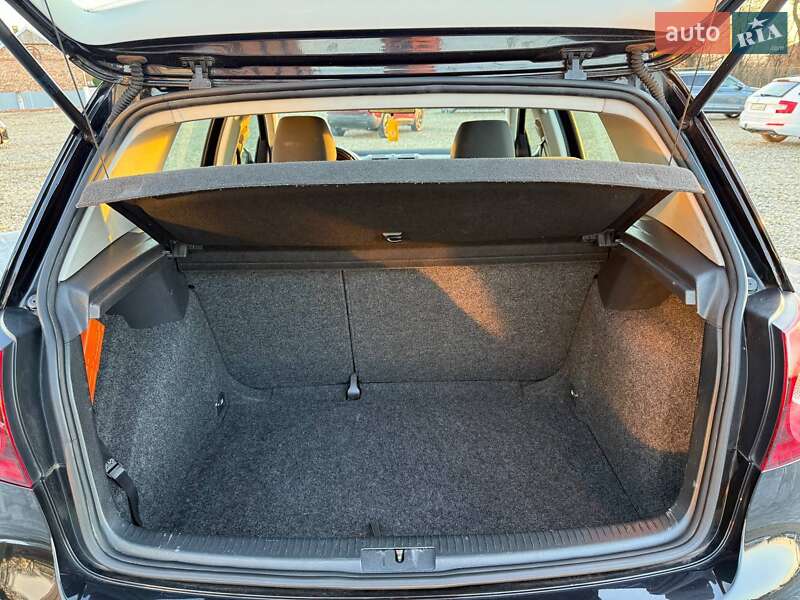 Хэтчбек Volkswagen Golf 2008 в Коломые