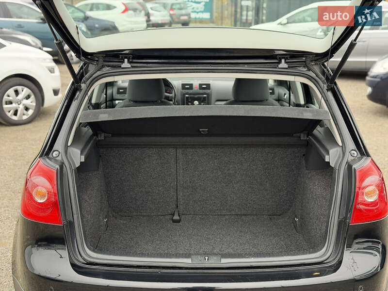 Хетчбек Volkswagen Golf 2007 в Рівному